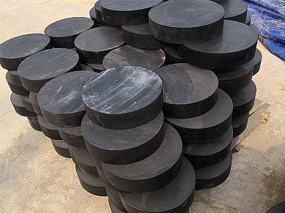 昂昂溪板式橡胶支座由若干层橡胶片与薄钢板经加压硫化
